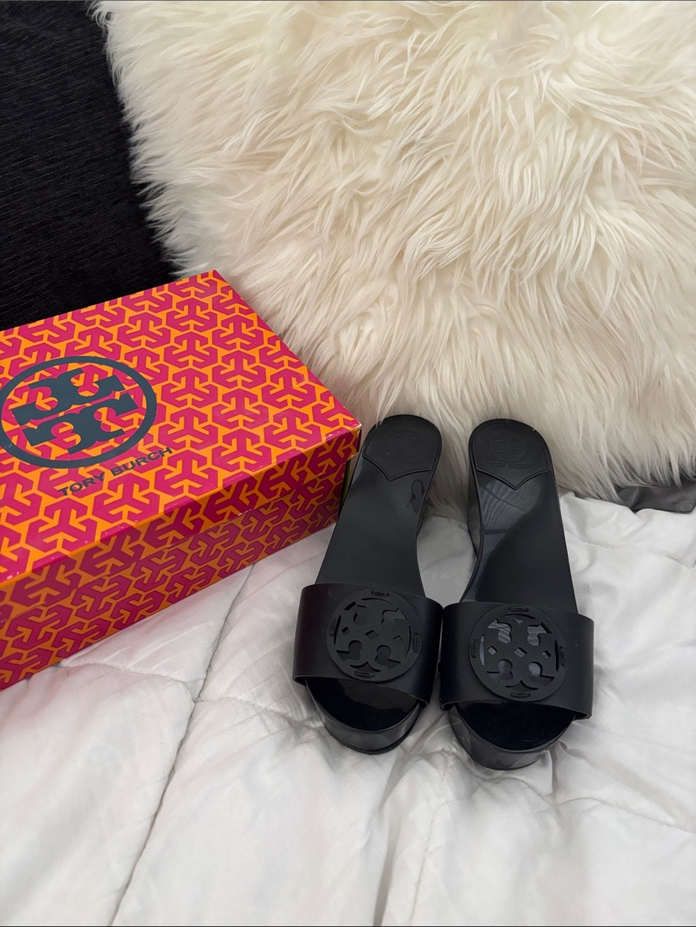 Tory Burch Black platform Sandle with Logo Medallion